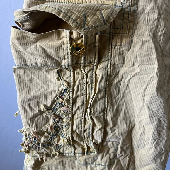 Tan Cargo Men’s Shorts with Belt - Picture 8 of 9